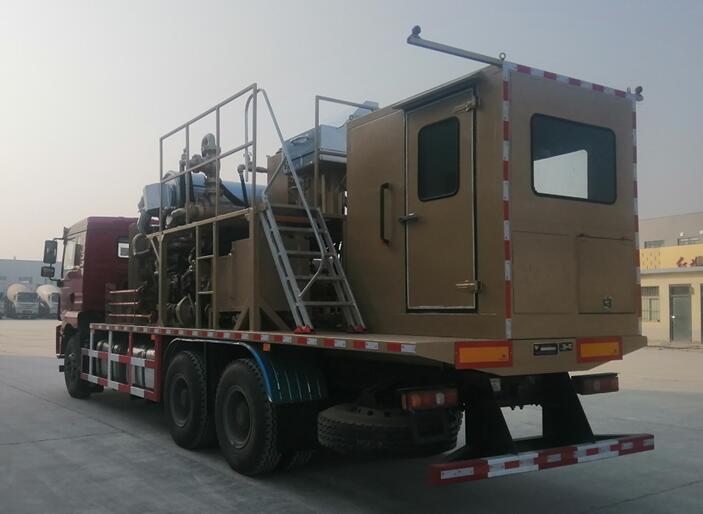 Mobile oilfield equipment prepared for field operation